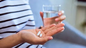 AINS/ Paracétamol en cas de fiévre ou douleurs, quel médicament prendre?
